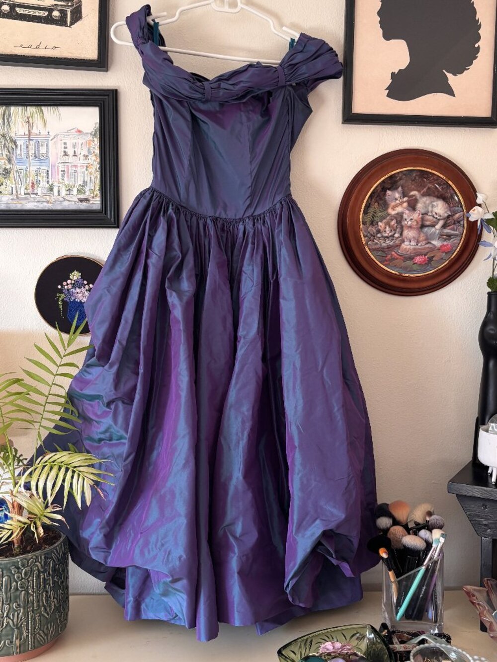 1950s silk iridecent reproduction gown - Picture 3 of 6